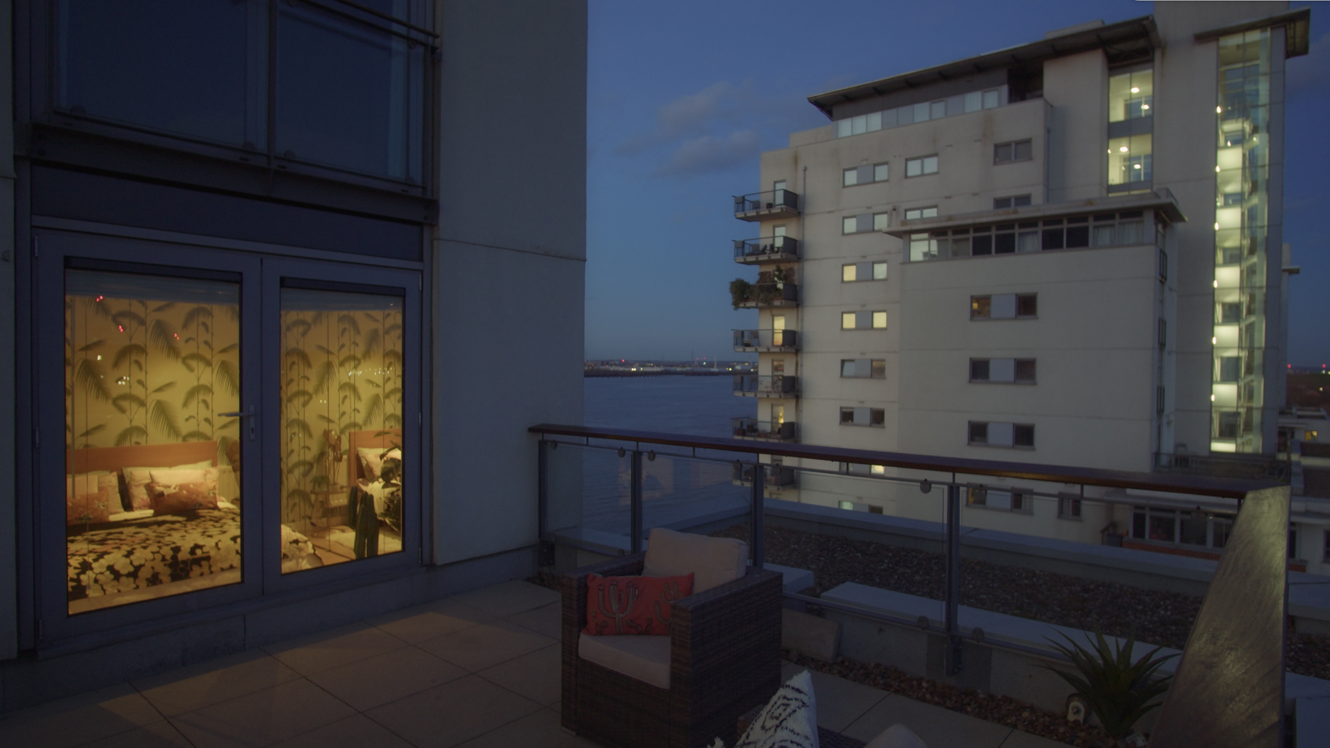 Real Estate Showcase Film for a London Riverside Luxury Apartment